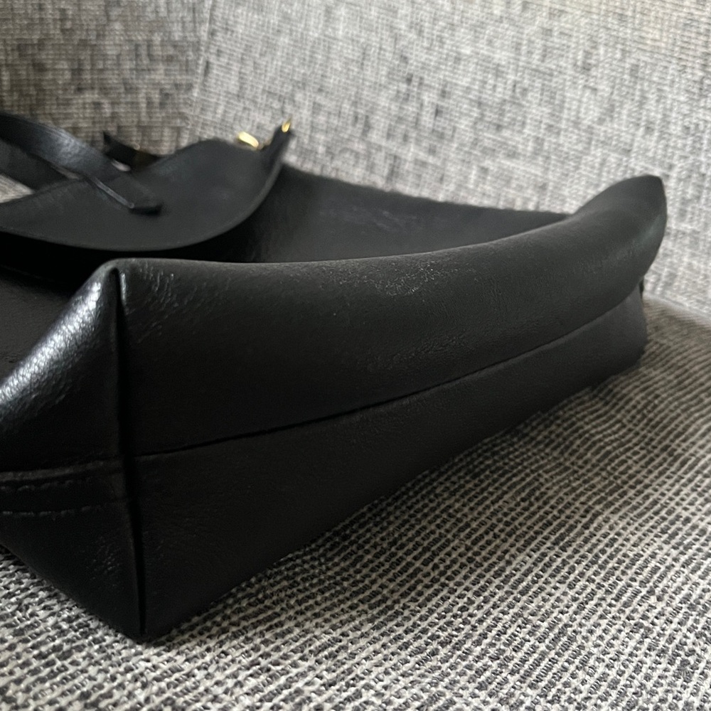 Madewell Crossbody Leather Zip-Up Medium Tote - Picture 13 of 16